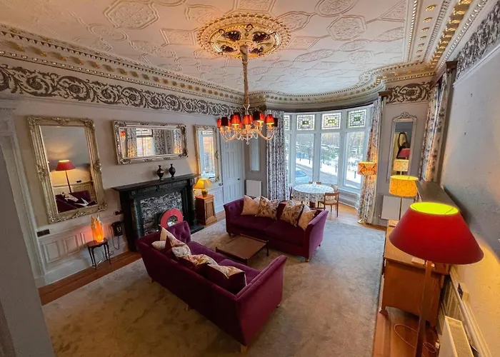 1 Bed Character Filled Glasgow Apartment