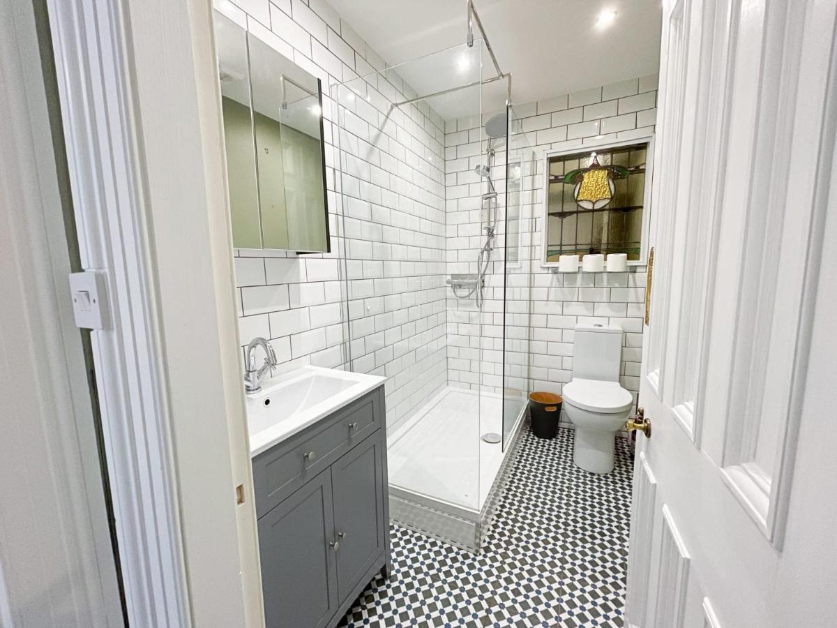 1 Bed Character Filled Glasgow